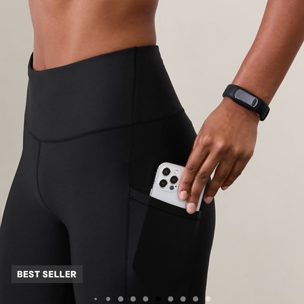 Athleta interval stash 7/8 leggings. NWT
